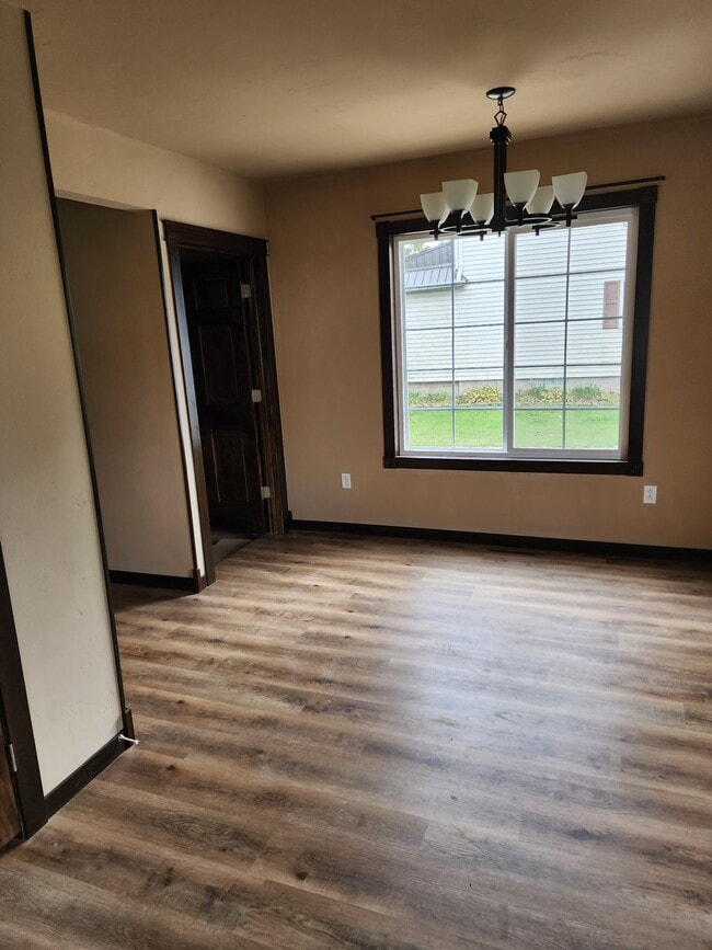 Building Photo - 108 Welch St