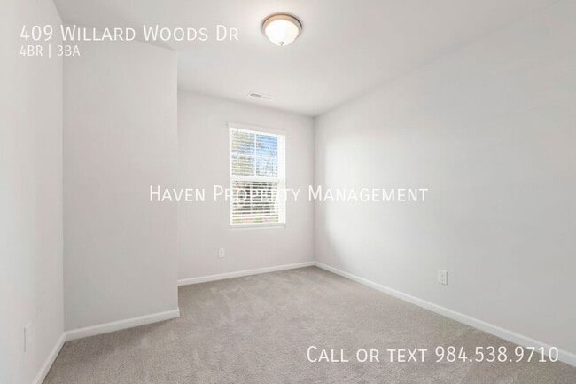 Building Photo - 409 Willard Wds Dr