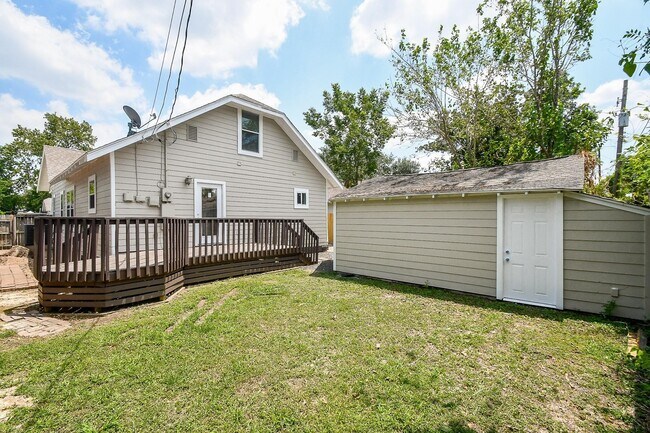 Building Photo - 1307 Walton St