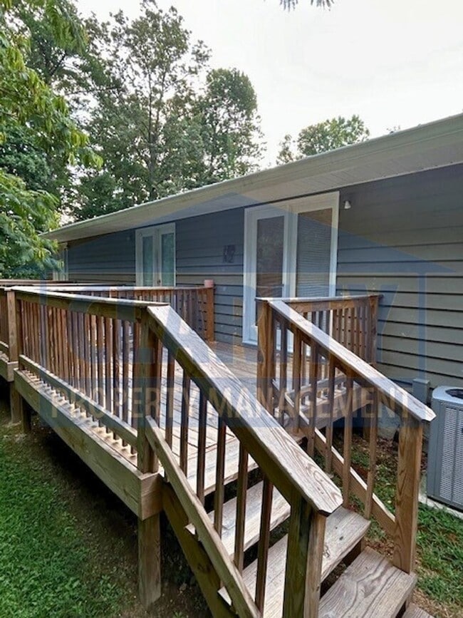 Building Photo - Two bedroom apt near Cleveland State!