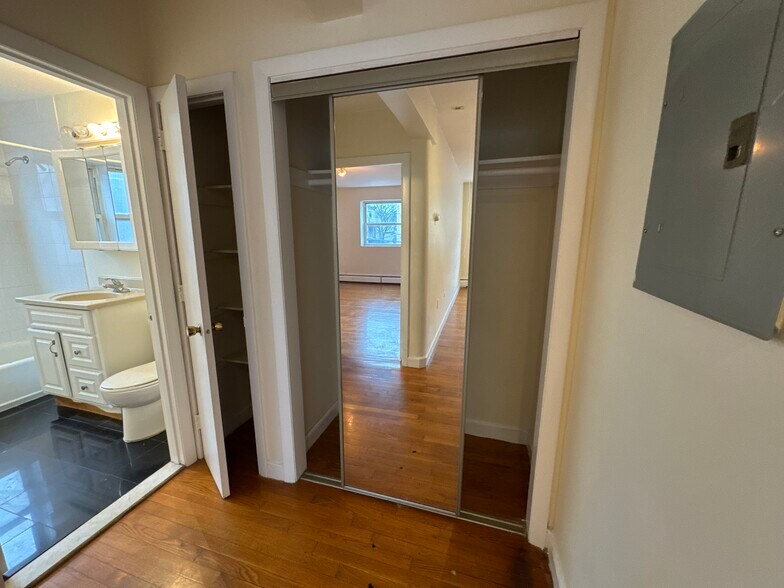 Building Photo - 40 Gardner St