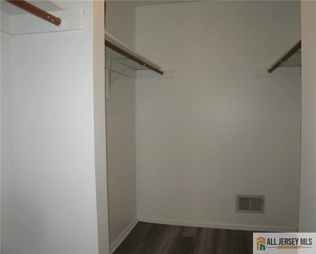 Building Photo - 152 Darwin Ln