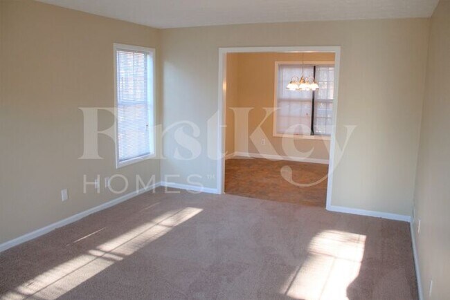 Building Photo - 2625 Loring Rd
