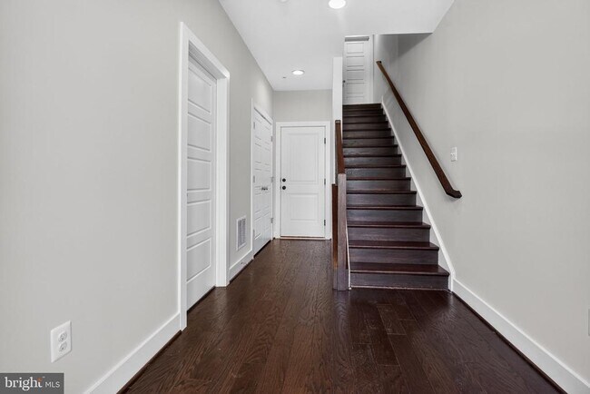 Building Photo - 5138 Longstone Way