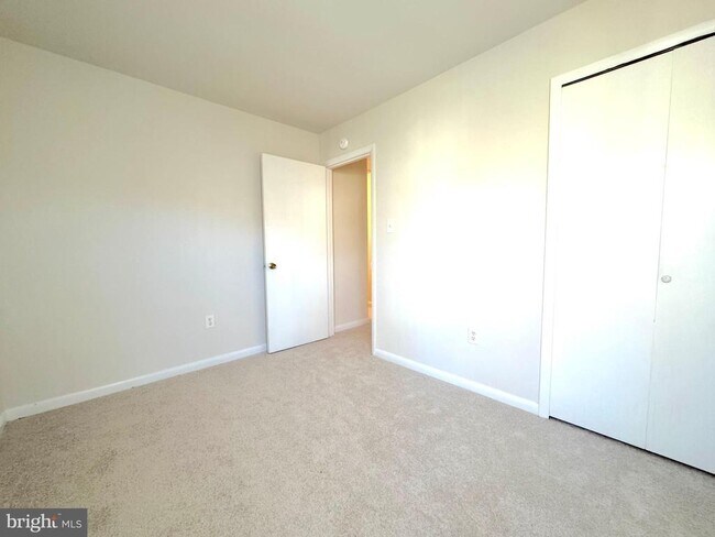 Building Photo - 12214 Dapple Gray Ct