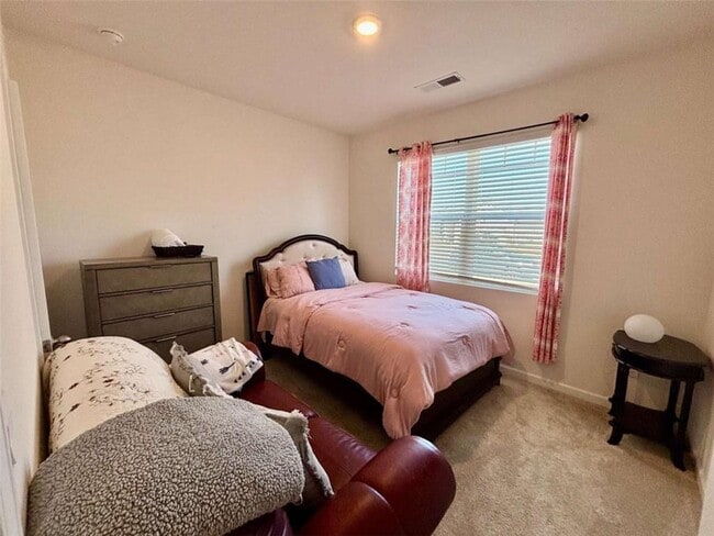 Building Photo - 95 Condor Ct