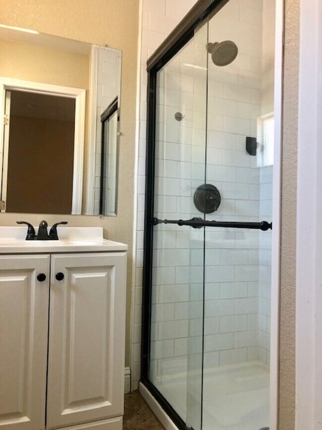 Building Photo - Nice 3 bed, 2 bath home in El Dorado Hills