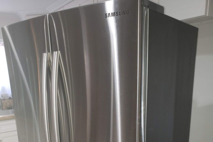 Samsung SS Fridge in Kitchen - 9114 Alcott St