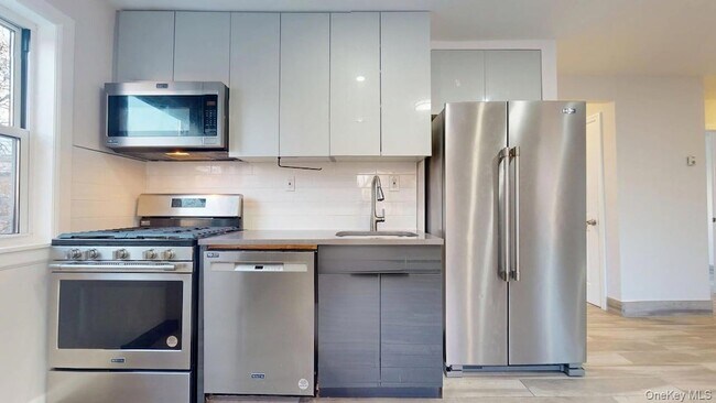 Building Photo - 24-40 86th Street Unit 2F