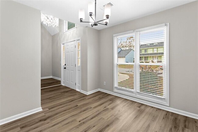 Building Photo - 2580 Waterford Park Dr