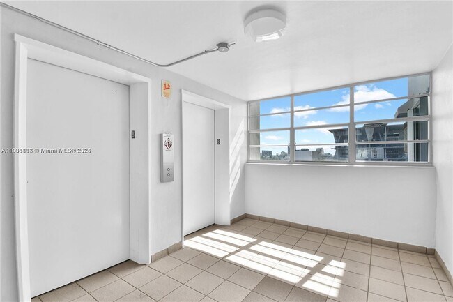 Building Photo - 1331 Lincoln Rd