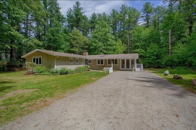 Building Photo - 15 Newbury Rd