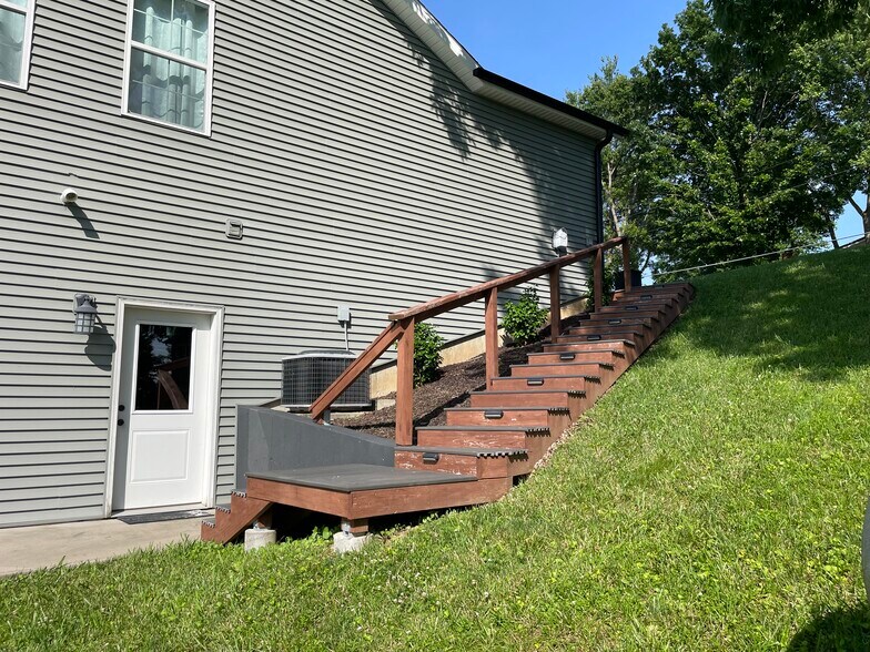 Main entrance to apartment - 579 Bella Vista Dr