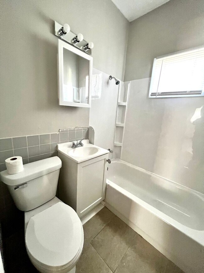 Building Photo - Newly Updated 3-bed 1.5-bath House in South Omaha, close to 13th St and downtown