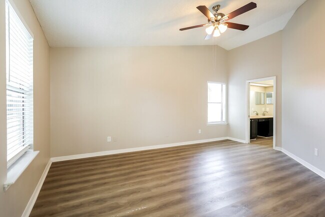 Building Photo - 8405 Rockridge Ct