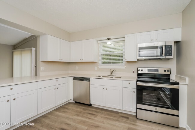 Building Photo - 5600 Windy Willow Dr