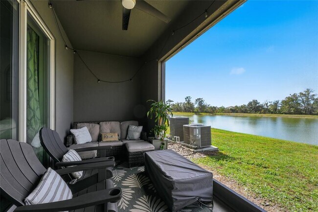 Building Photo - 32992 Major Oak Dr