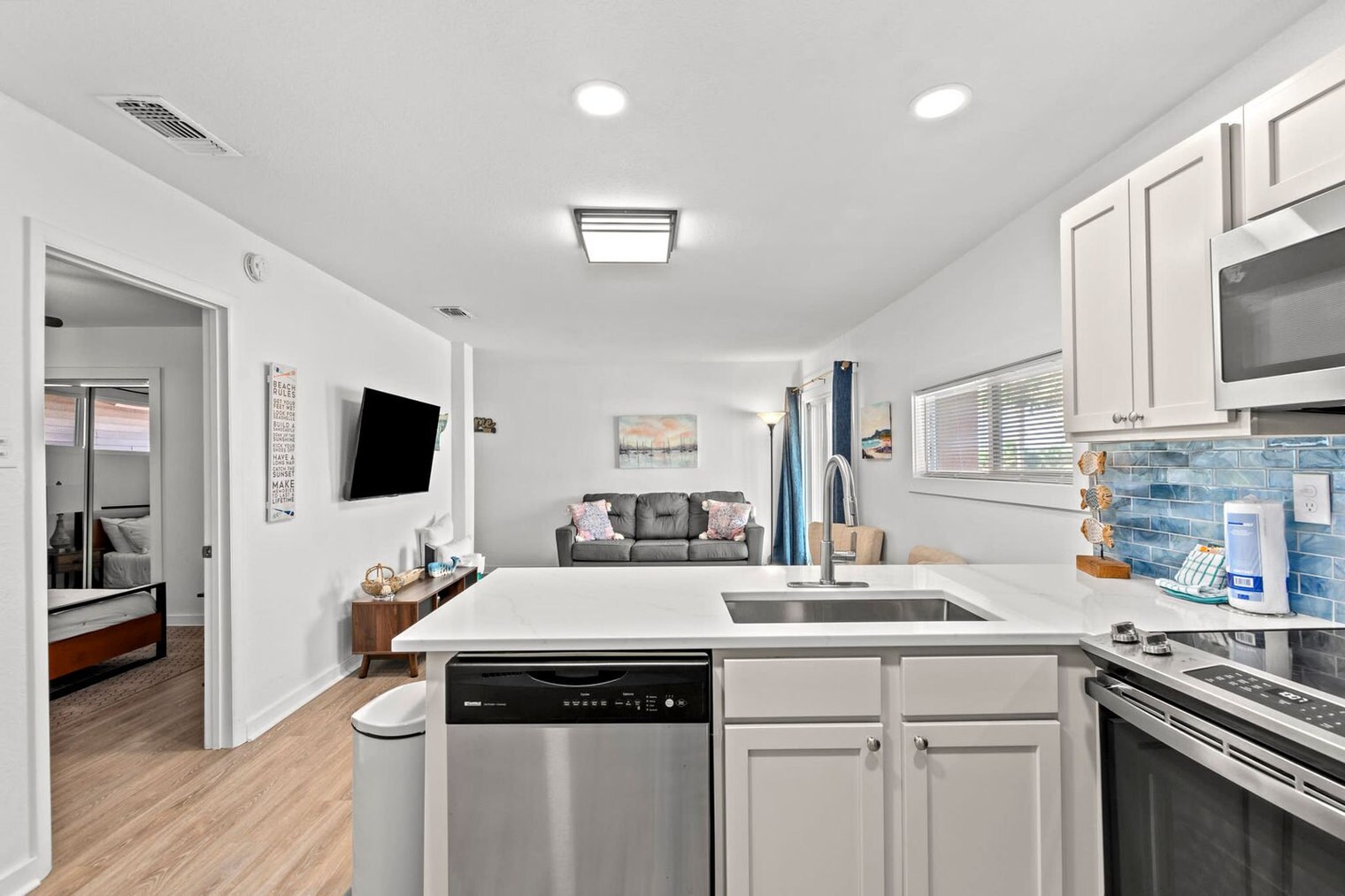 Building Photo - 4000 Gulf Terrace Dr