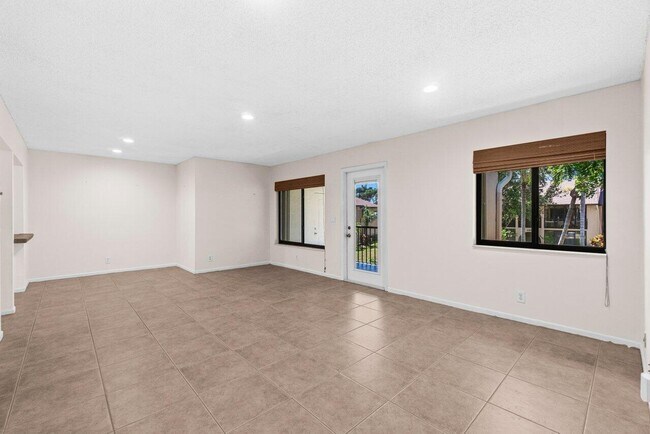 Building Photo - 432 Pine Glen Ln