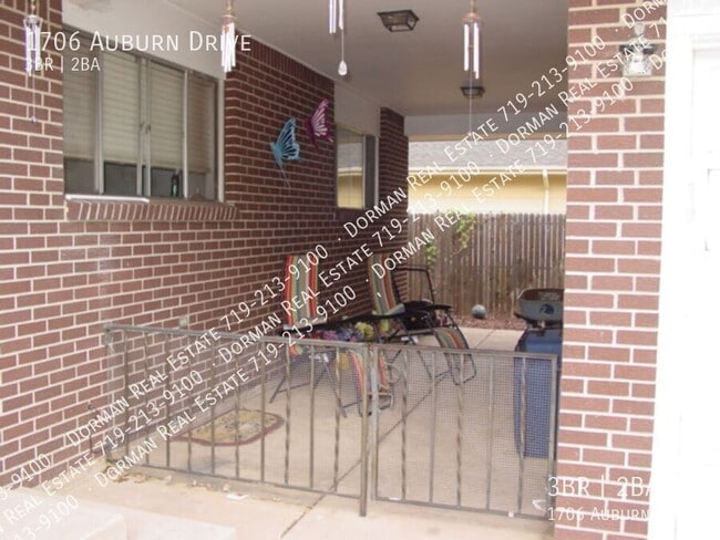 Building Photo - 1706 Auburn Dr