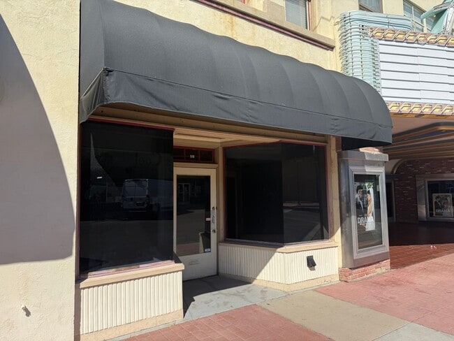 Building Photo - 518 Center St