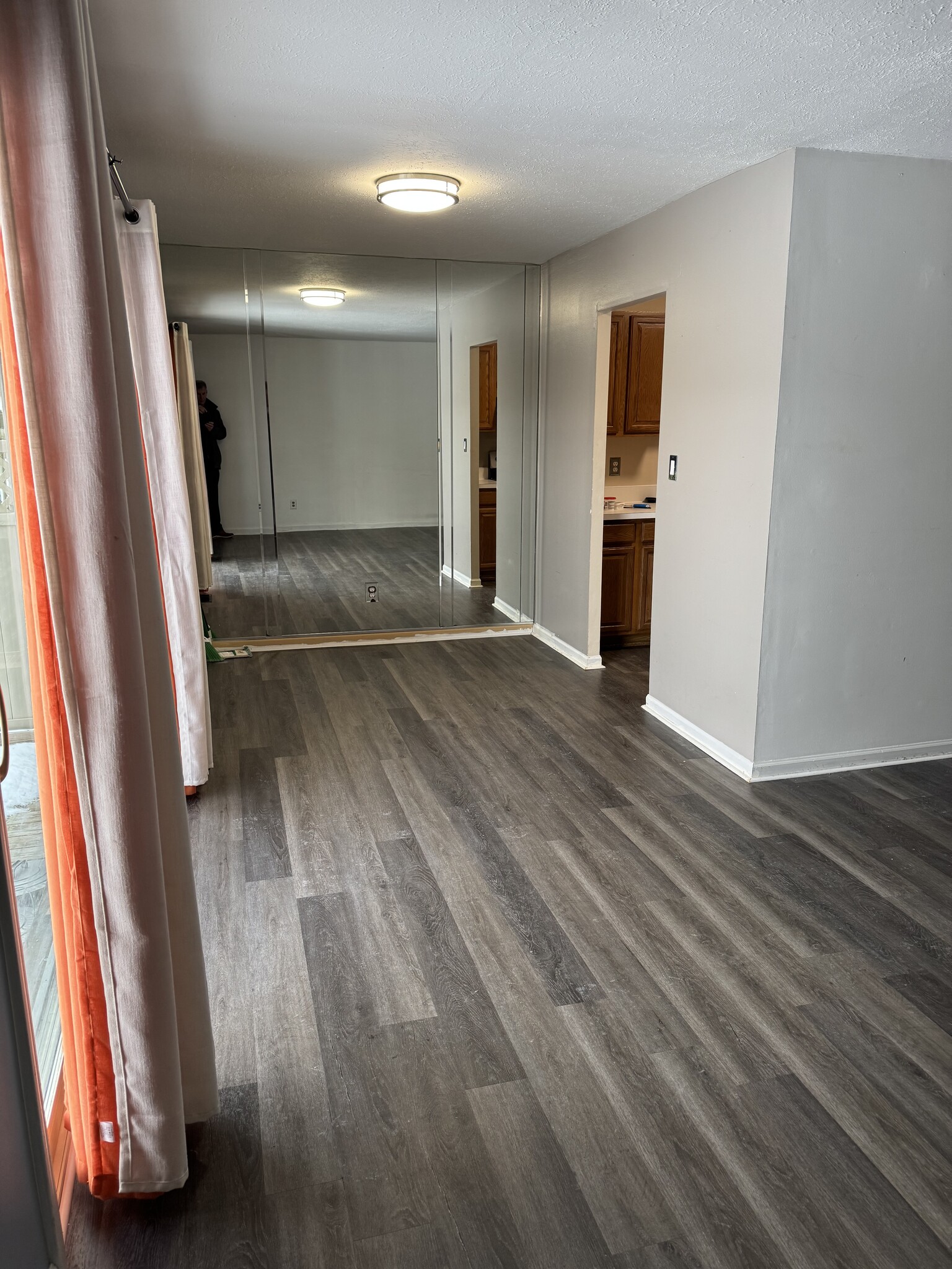 Building Photo - 27 Dickinson St