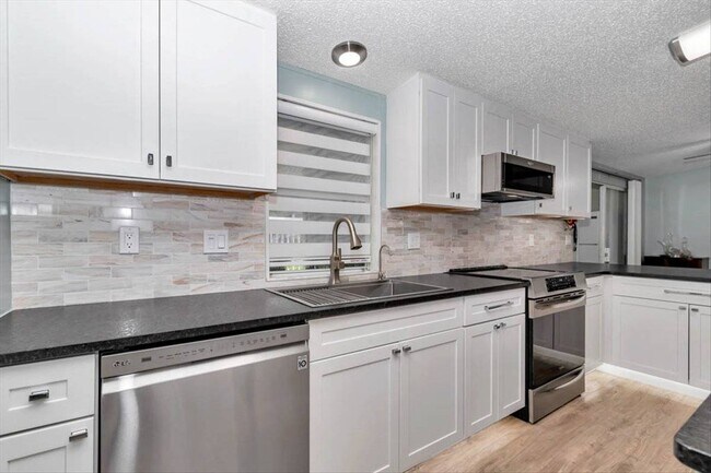 Building Photo - 5839 SW 59th St