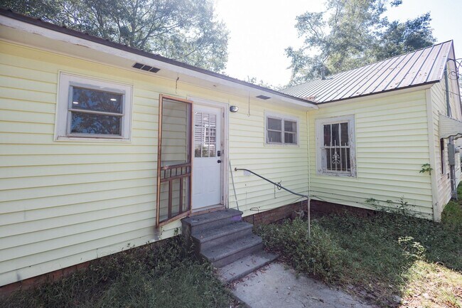 Building Photo - COMING SOON – Room to Live, Space to Grow | 3BR Home + $500 OFF First Month