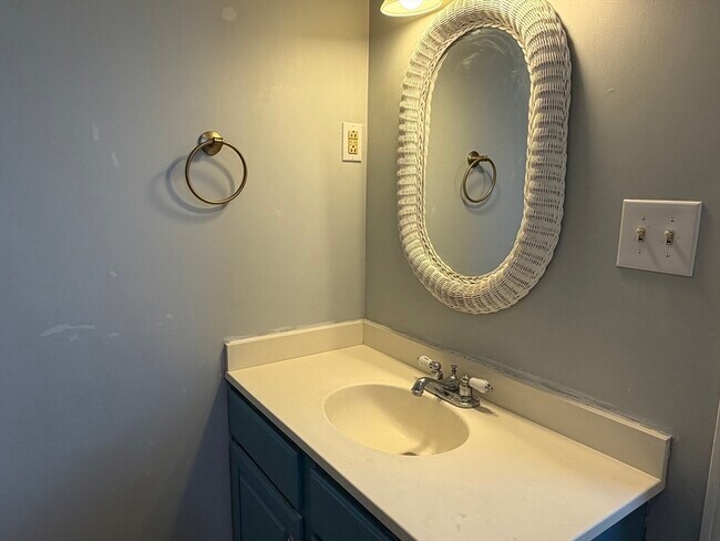 Building Photo - 17 Park Ave