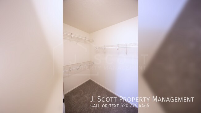 Building Photo - 1289 N Balboa Dr