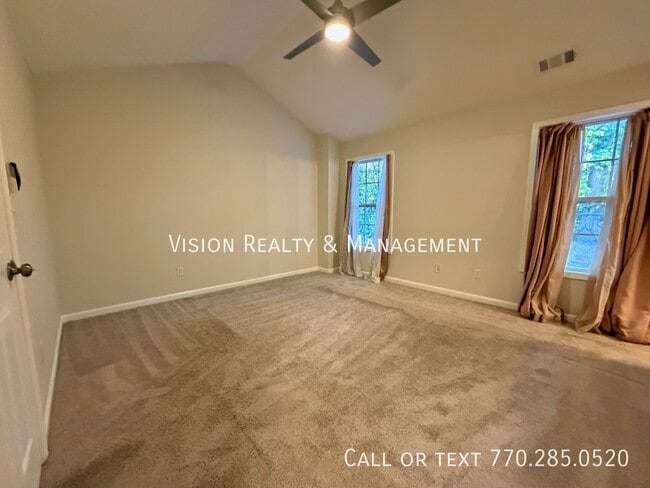 Building Photo - 2084 Manhattan Pkwy