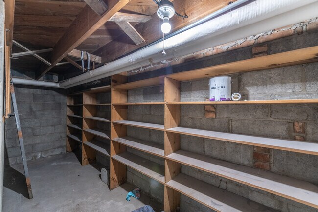 Building Photo - 135 E 4800 S