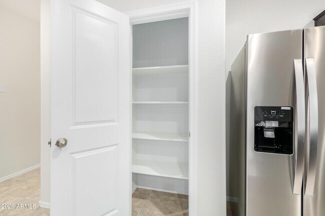 Building Photo - 1810 W Pinkley Ave