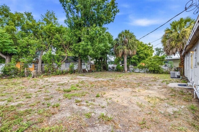 Building Photo - 6802 Larmon St