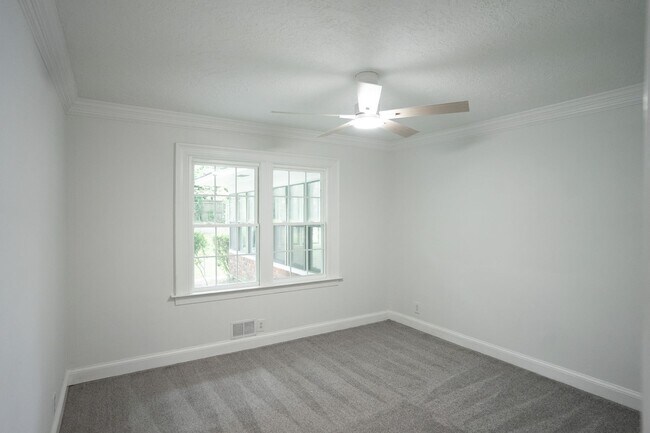 Building Photo - 3120 Edinburgh Dr