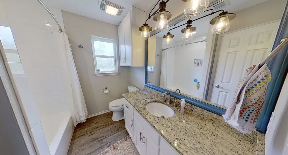 Building Photo - 323 Cardinal Dr