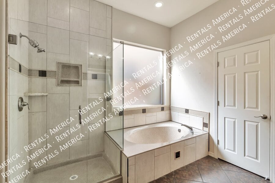 Building Photo - 561 E Via Puente De La Lluvia