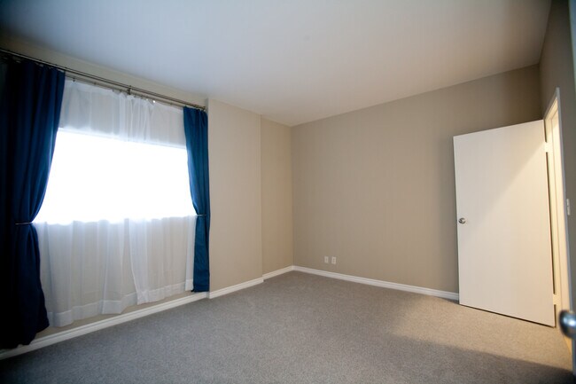 2nd Bedroom - 4106 McLaughlin Ave