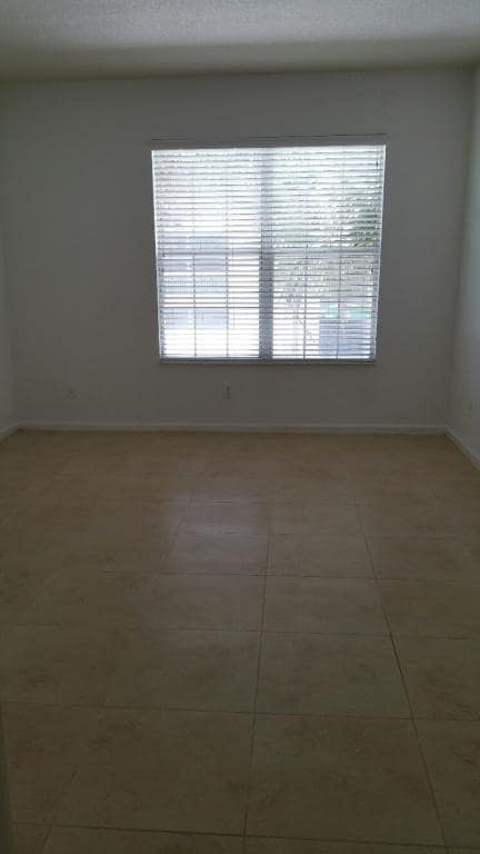 Building Photo - 3000 Laurel Park Ln