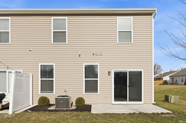 Building Photo - 3591 Canal Square Dr