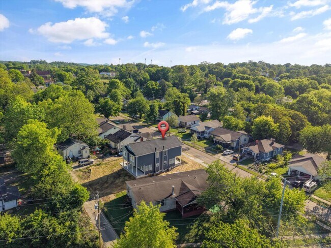 Building Photo - 2713 Tarleton Ave