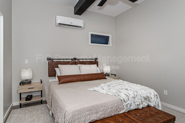 Building Photo - 3415 N Broadway