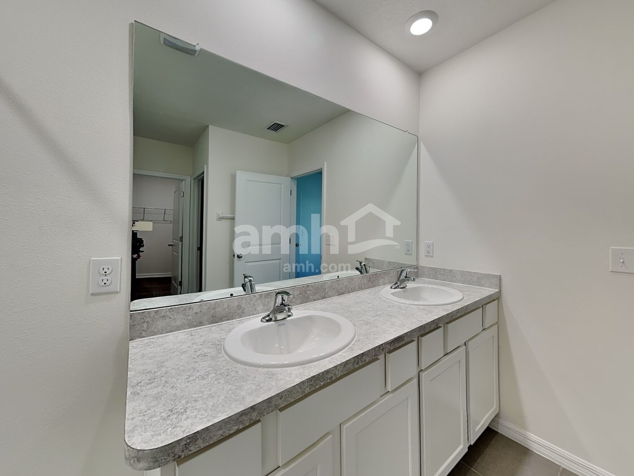Building Photo - 2634 Greenleaf Ter