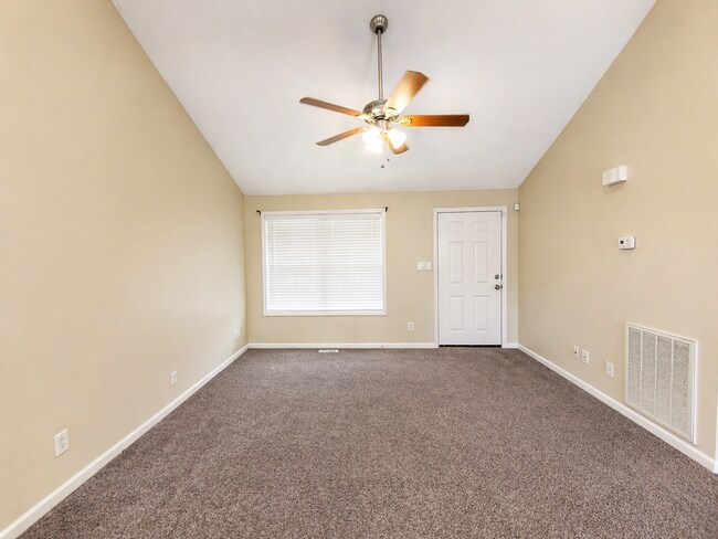 Building Photo - 994 Bobcat Dr