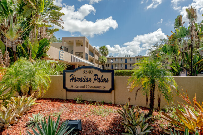 Building Photo - Hawaiian Palms