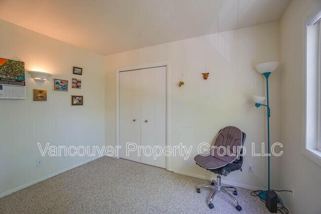 Building Photo - 13210 SE 7th St