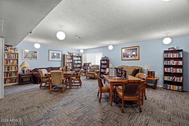 Building Photo - 3033 E Devonshire Ave