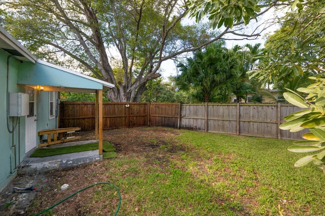 Building Photo - 1317 SW 31st St