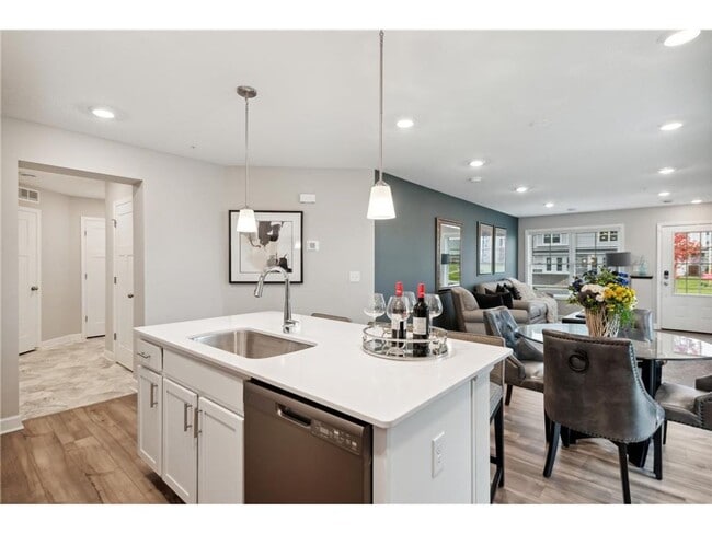 Building Photo - Beautiful 3bed 3bath Lennar smart home for lease in Otsego