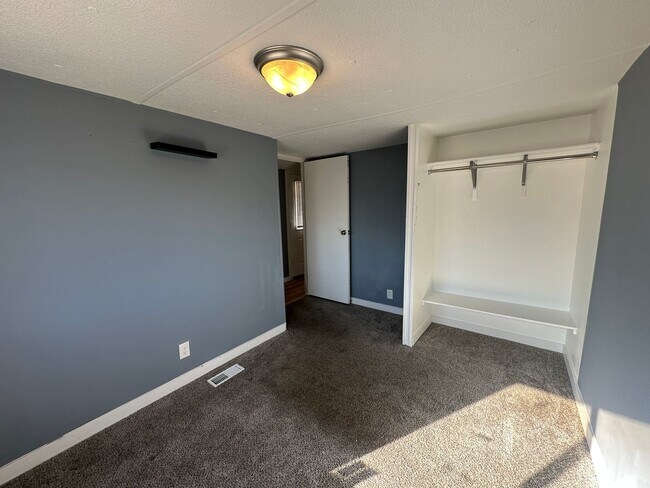 Building Photo - 3 bedroom, 2 bath home in Rexburg